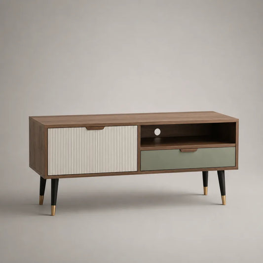 Meuble TV bas en MDF effet bois avec porte rainurée tiroir niche ouverte et pieds noirs 160 x 40 x 55 cm
